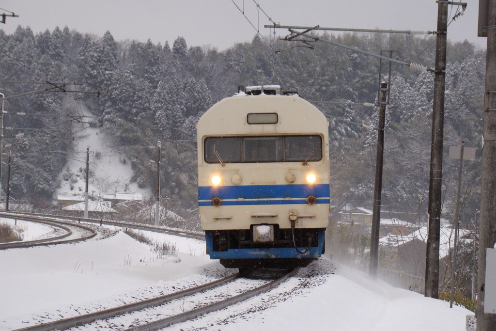 419系 登場時 伝説の北陸の食パン電車について語る | 北陸の食パンのFind the world